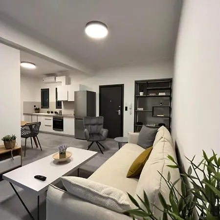 Christellie Luxury *