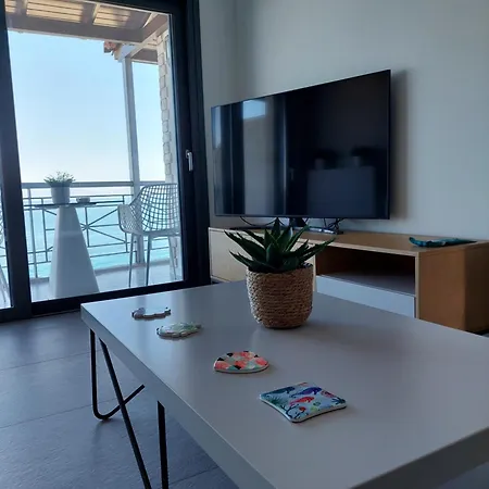 Christellie Luxury Apartman Kiáto